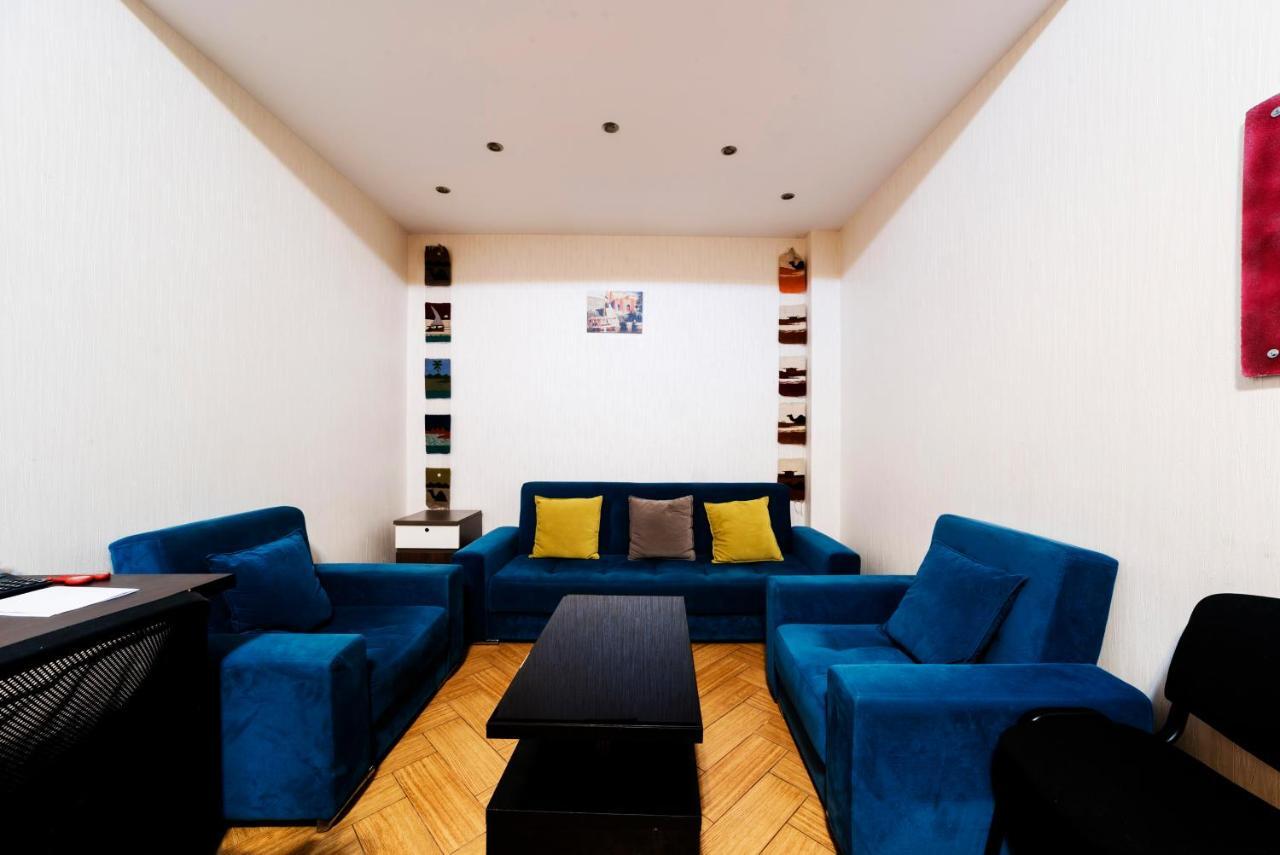 Cleopatra Palace Hostel Тбилиси Экстерьер фото