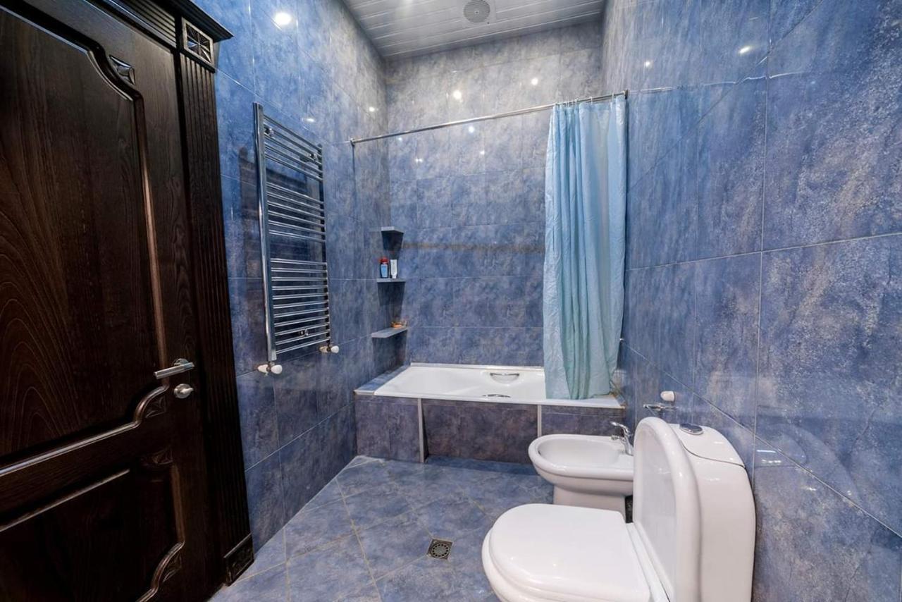 Cleopatra Palace Hostel Тбилиси Экстерьер фото